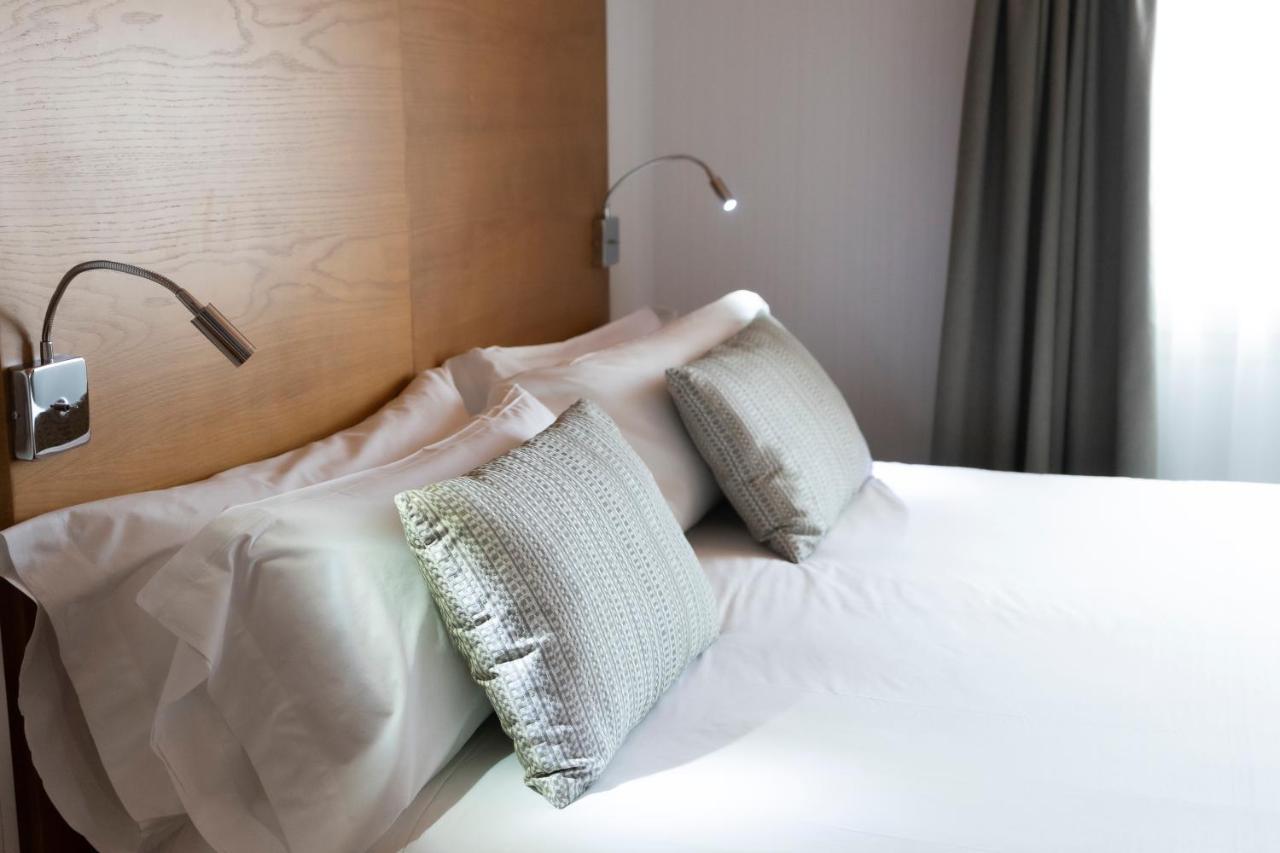 Petit Palace Plaza Malaga Ngoại thất bức ảnh