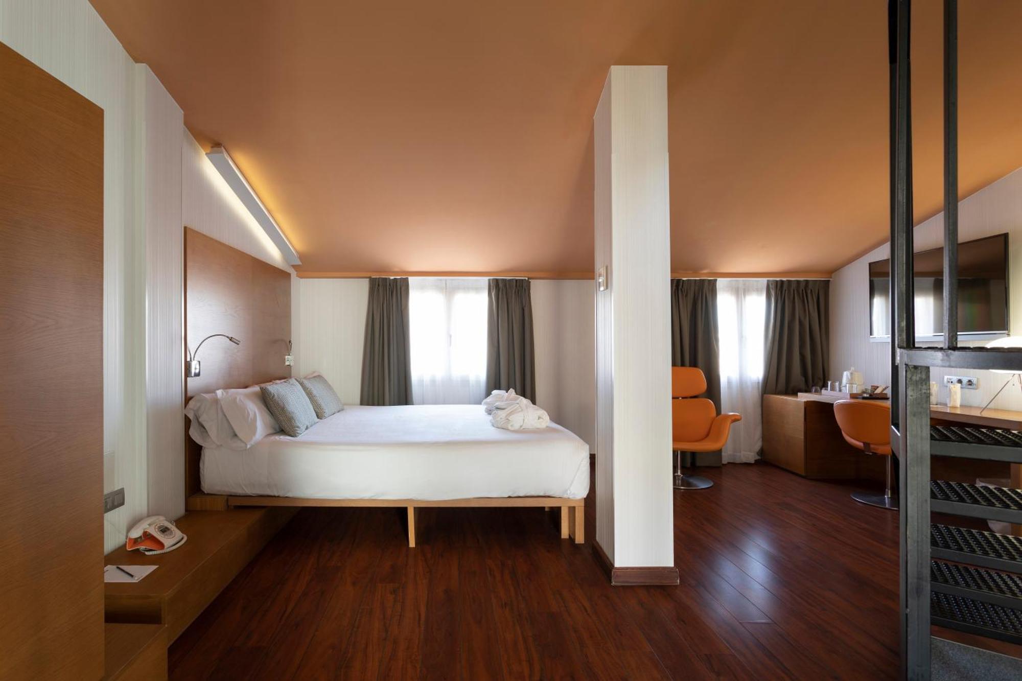 Petit Palace Plaza Malaga Phòng bức ảnh