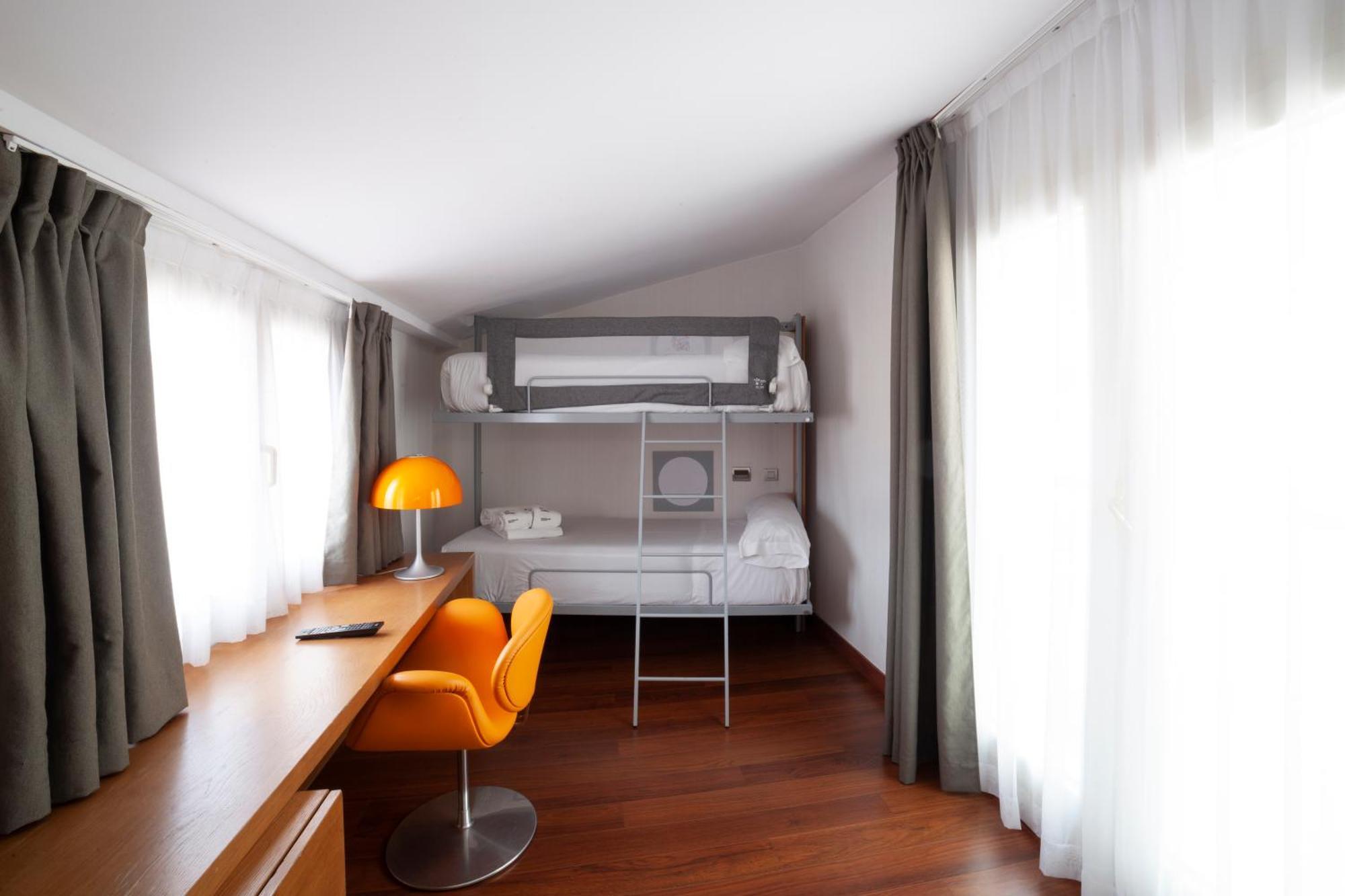 Petit Palace Plaza Malaga Ngoại thất bức ảnh
