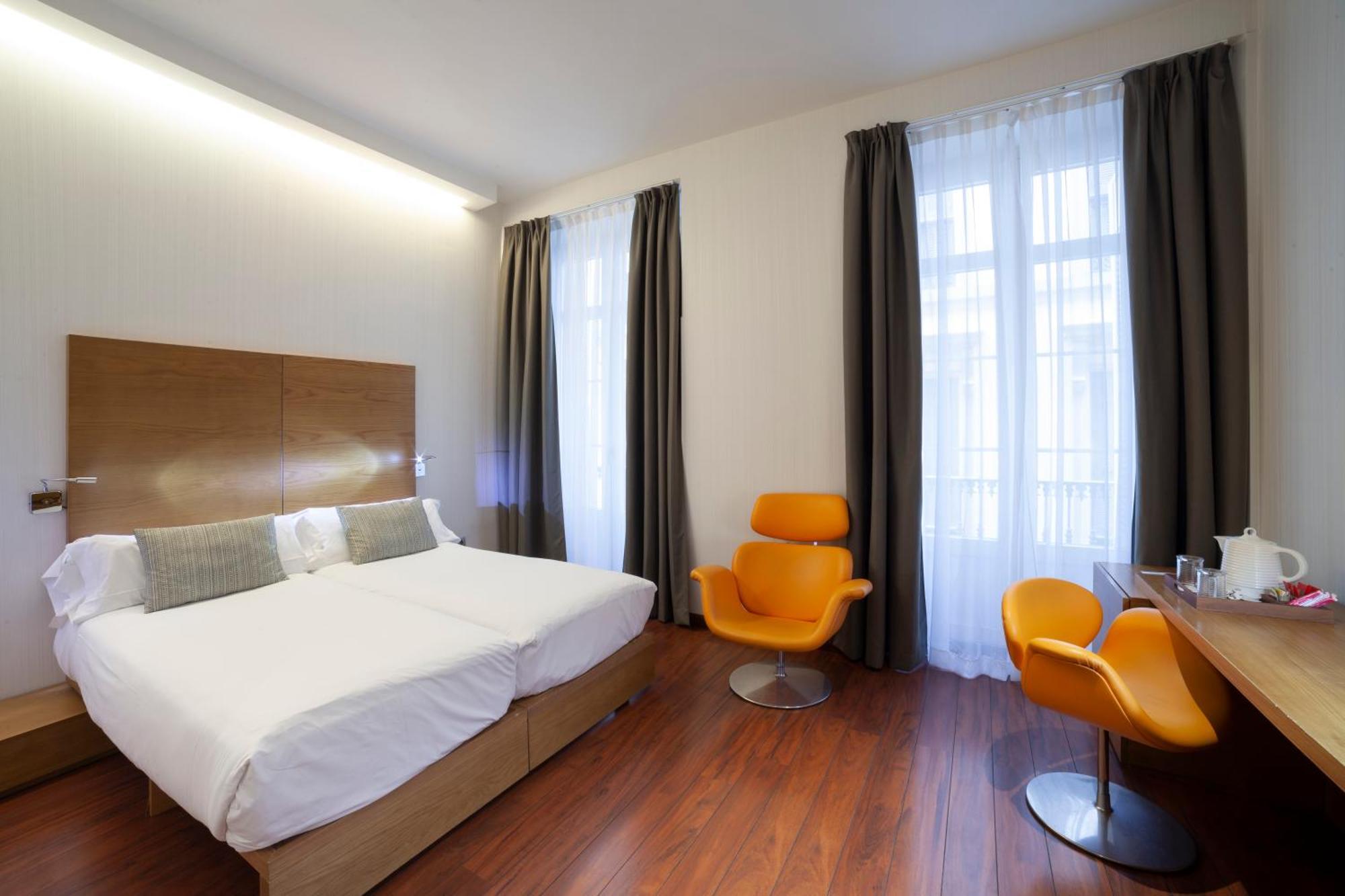 Petit Palace Plaza Malaga Ngoại thất bức ảnh