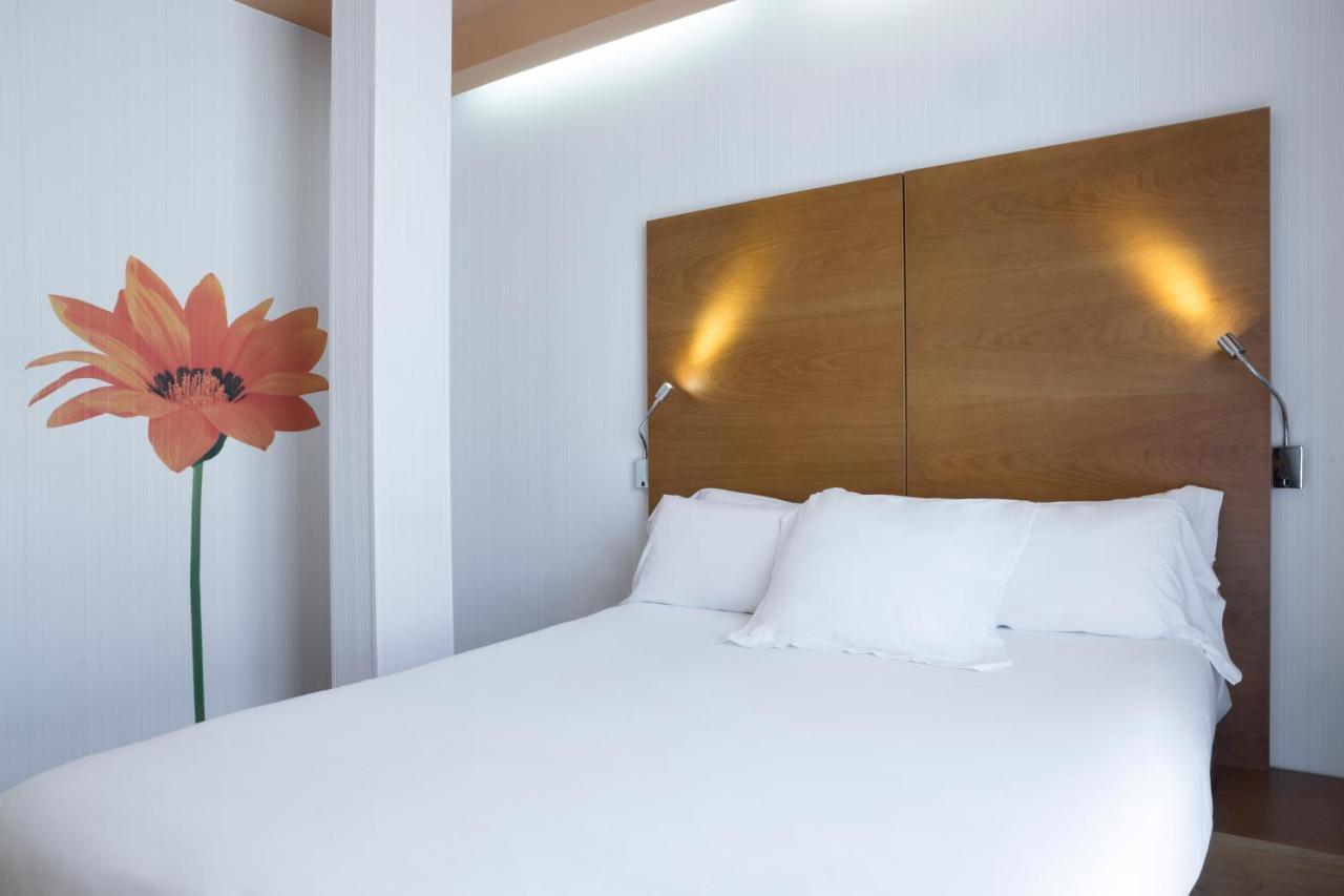 Petit Palace Plaza Malaga Ngoại thất bức ảnh