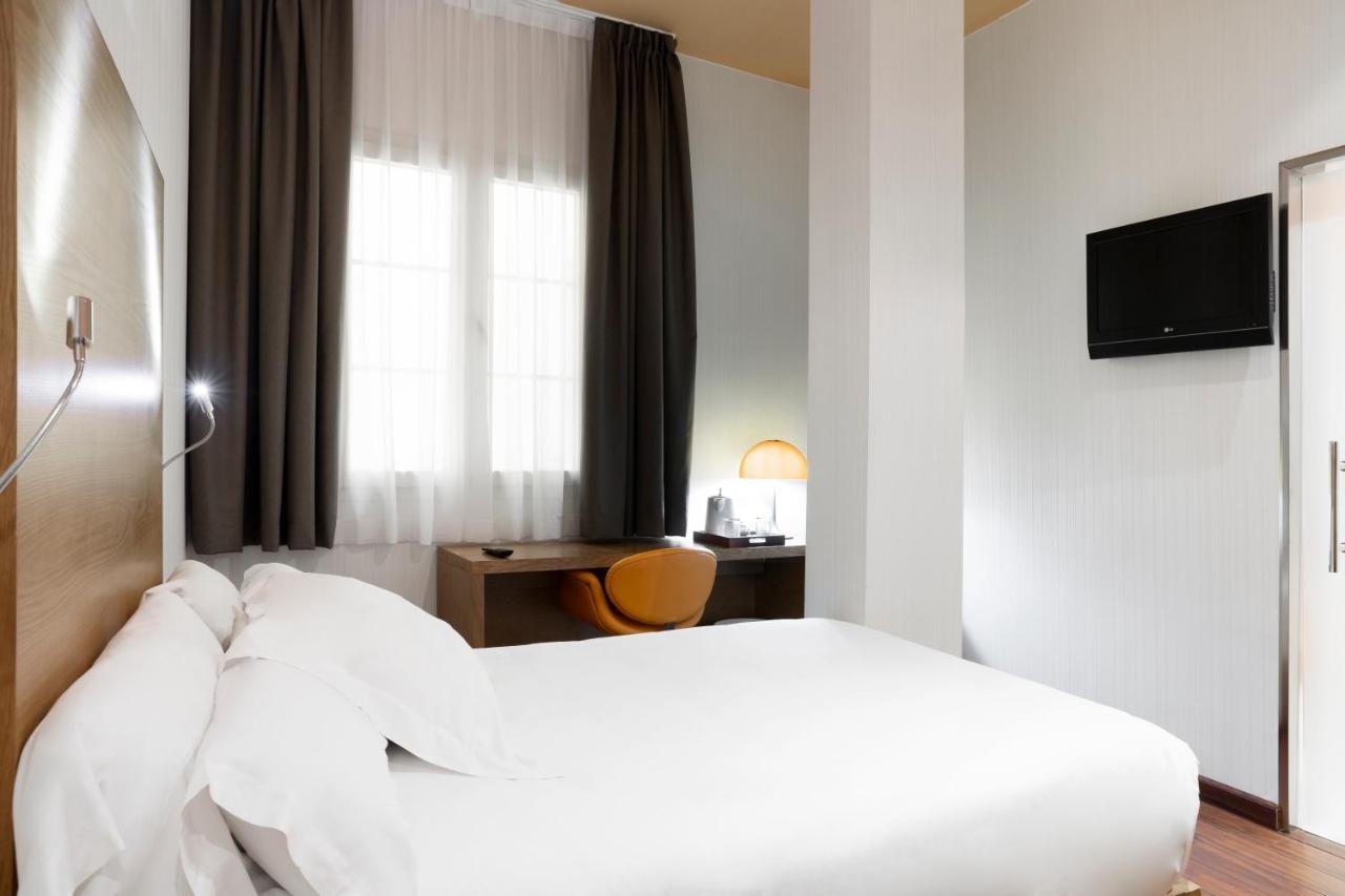 Petit Palace Plaza Malaga Ngoại thất bức ảnh